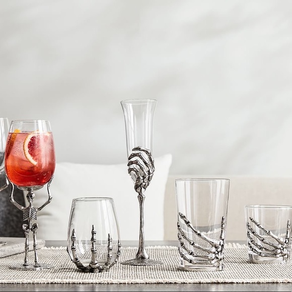 Pottery Barn Skeleton Hand Flutes (x1) - Picture 4 of 4